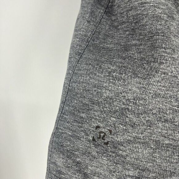 Lululemon T.H.E. Shorts Size Large Mens Gray Linerless 9” Train Run Gym Workout - Picture 6 of 8